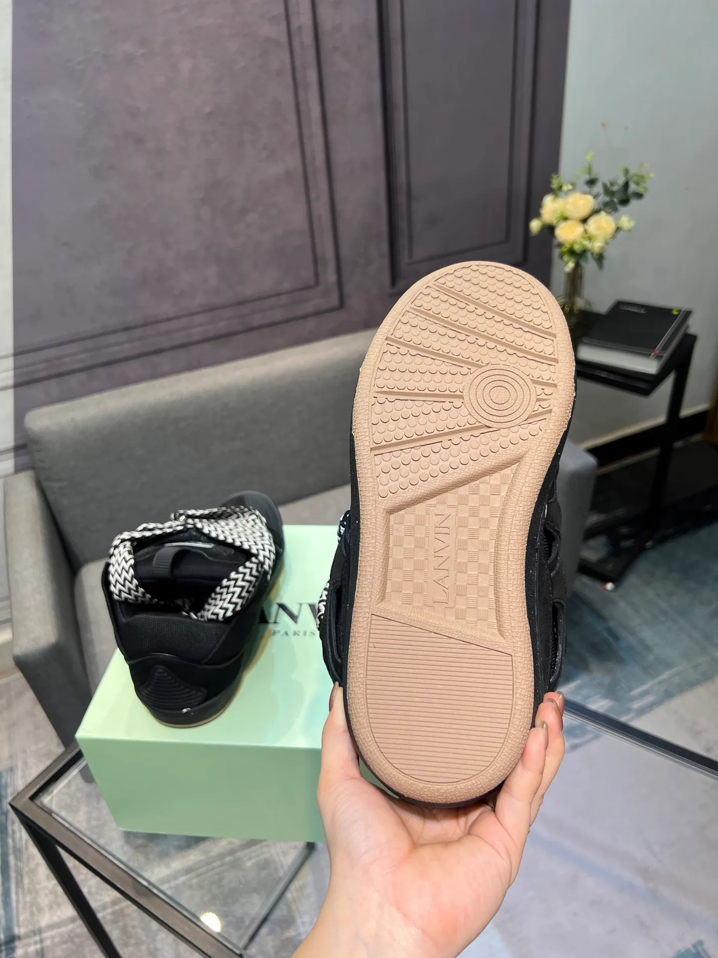 Men's men's shoes💰780 [LANVIN] Latest lace-up fashionable casual sneakers for couples High-quality CLAY couple series‼ ️ The latest trendy products of the season 🌈Many bloggers have planted grass and purchased the original open-mold customization. The upper and outsole are sewn with mark threads without edge sealing. Multiple material splicing combination design. Very versatile for fashionable and casual wear. Comfortable on the feet. Recommended for self-retention (upper cowhide + cow suede + breathable mesh) inner foot pad cowhide exclusive original open-mold clear logo rubber outsole ⚠️36-44 yards (45 custom-made)